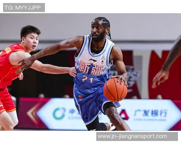 布兰登克拉克赛季首秀表现回顾6分3板1助1断5犯规引发关注