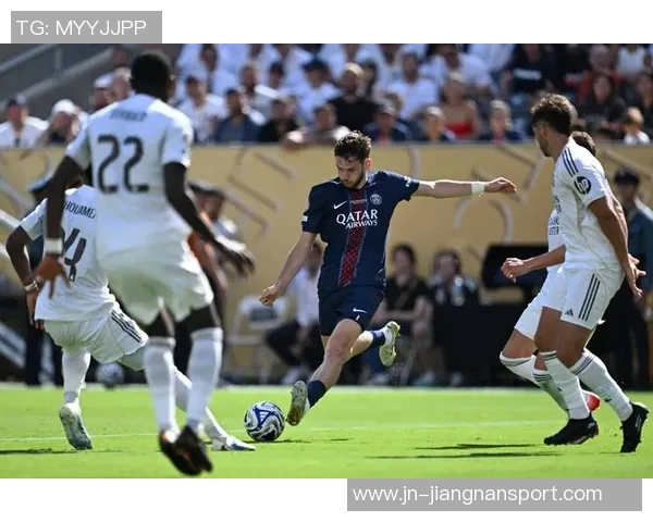 多库社媒欢庆客场逆转皇马胜利赞美今夜的辉煌时刻