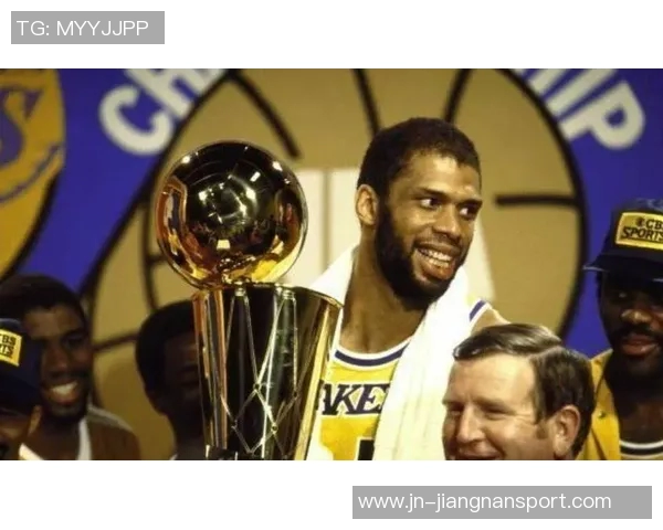 弗莱深入分析得分手总统山的传奇对决：杜兰特乔丹詹姆斯与贾巴尔的伟大之路